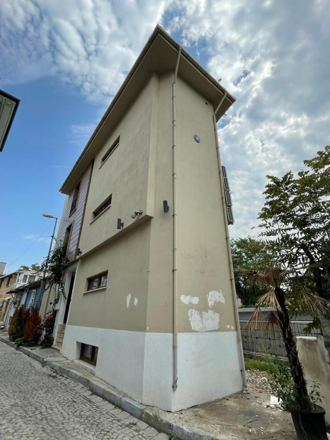 The Local Exclusive Bed & Breakfast Istanbul Exterior photo